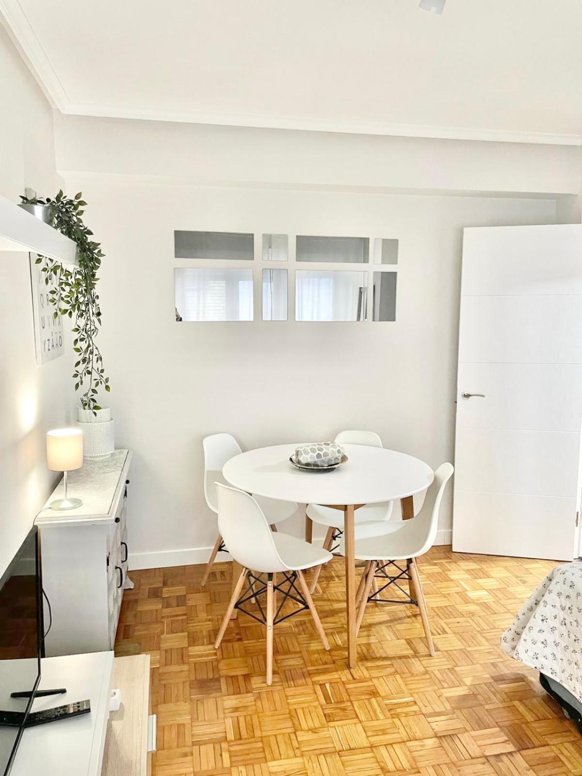 Tranquilidad Al Lado Del Centro Parking Incluido Apartment Oviedo Bagian luar foto